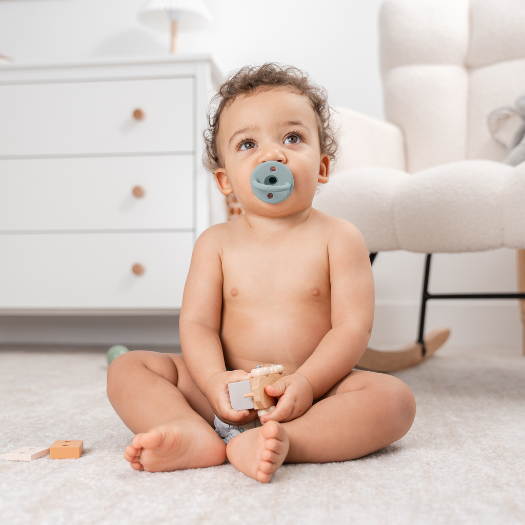 Baby Pacifier 5 Pack, 100% Food Garde Silicone by Comfy Cubs