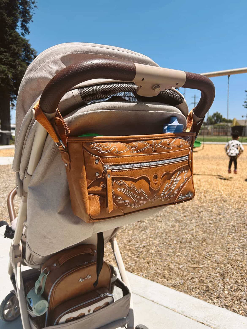 Nash Saddle Adjustable Travel Stroller + Wagon Caddy